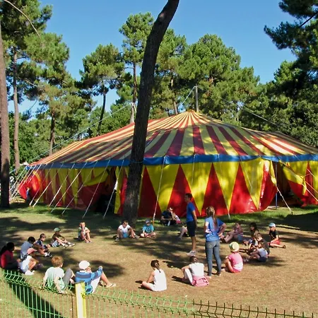 Holiday Avenue Des Mathes - 2 *